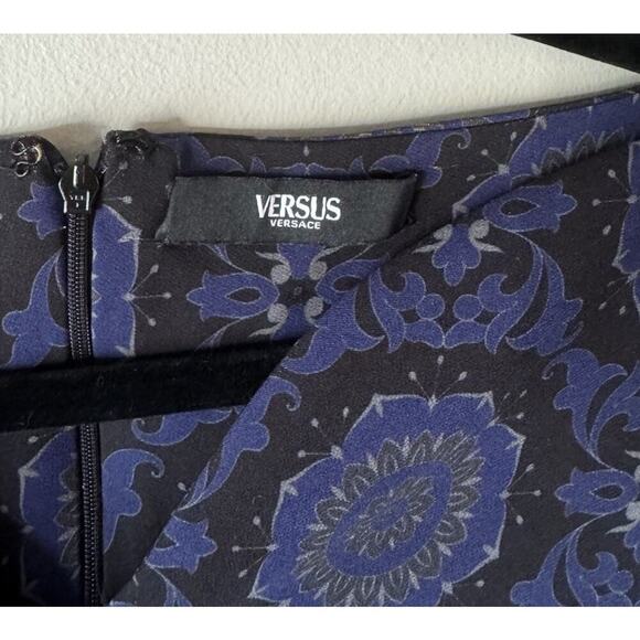 Versus Versace Dress Women’s Size 38 Blue Black Print Pleated Glam Short Evening - Picture 4 of 9
